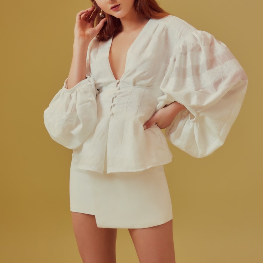 KEEPSAKE UNBROKEN BALLOON SLEEVE TOP XS. IVORY